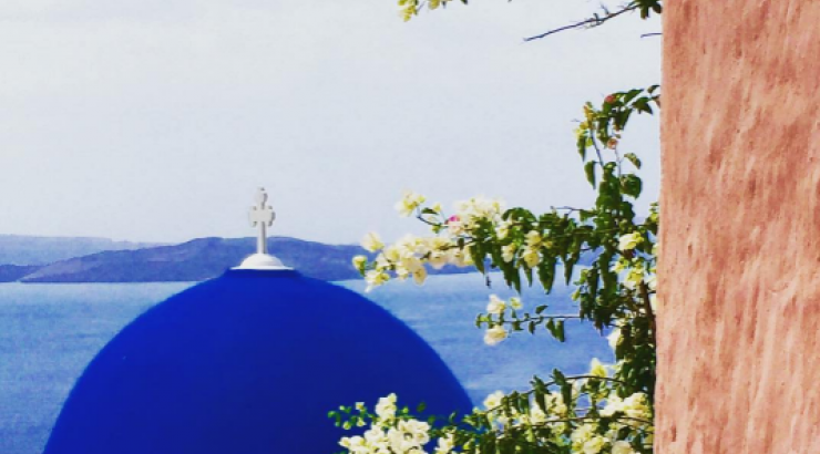 Ποια επώνυμη Κύπρια απολαμβάνει αυτή τη θέα;