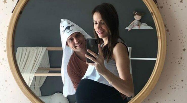 Σάββας Πούμπουρας: Η σύζυγος του τον απαθανάτισε πρώτη φορά αγκαλιά με την 10 ημερών κορούλα τους!