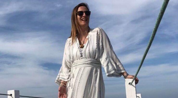 Look of the day: Το summery φόρεμα της Γωγώς Αλεξανδρινού  