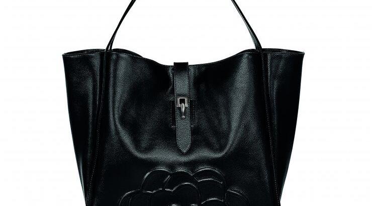 Folli Follie: Αξεσουάρ με έμπνευση τη Σαντορίνη 