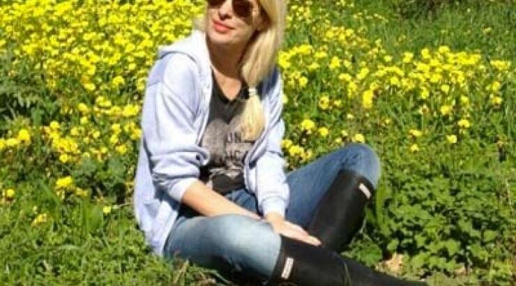 Ελένη Μενεγάκη: Ανοιξιάτικη απόδραση στην Άνδρο