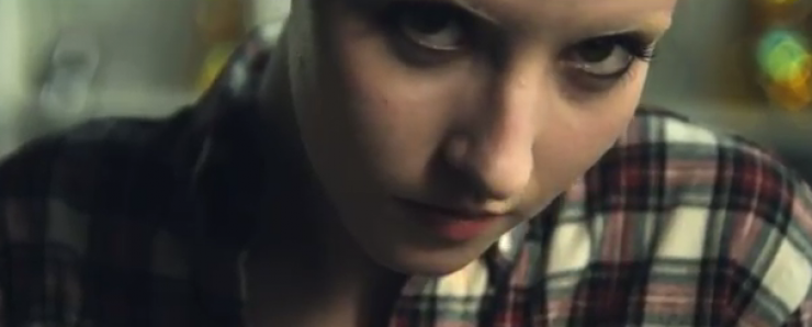 Η νέα καμπάνια των Dr. Martens με την Αλίς Ντελάλ