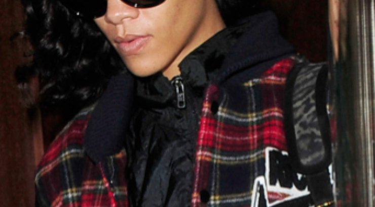 Και πάλι μόνη η Rihanna