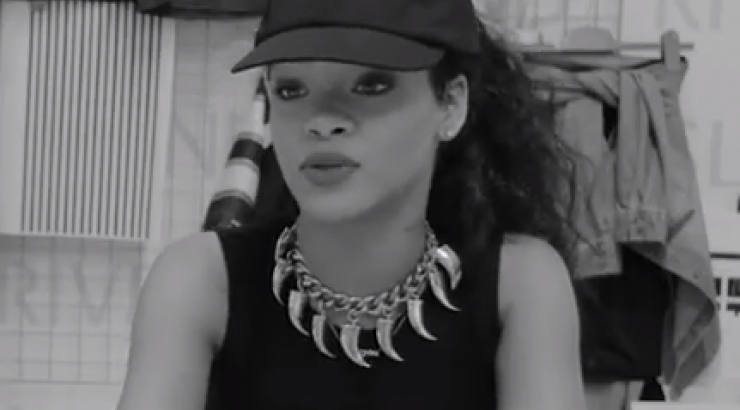 Η Rihanna στο ατελιέ του River Island