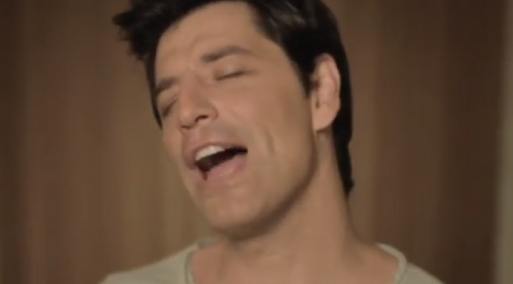 Σάκης Ρουβάς: τραγούδι για τα παιδιά στην Κύπρο