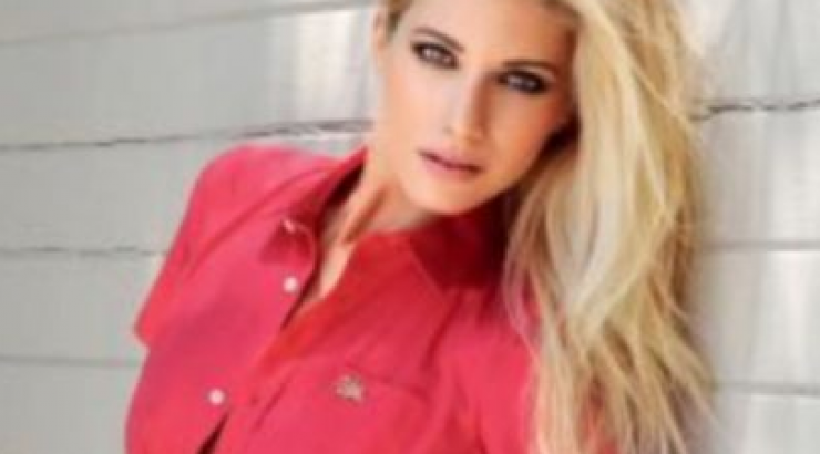 Ευαγγελία Αραβανή: «Με στιγμάτισε ο χωρισμός των γονιών μου»