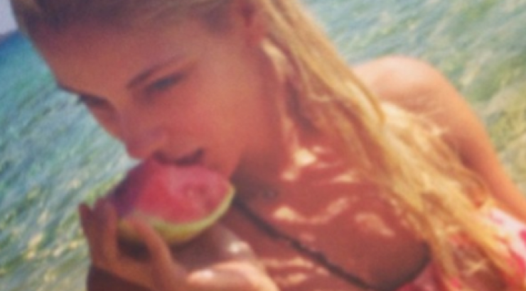 Δούκισσα Νομικού και Ελένη Μενεγάκη με το ίδιο μαγιό