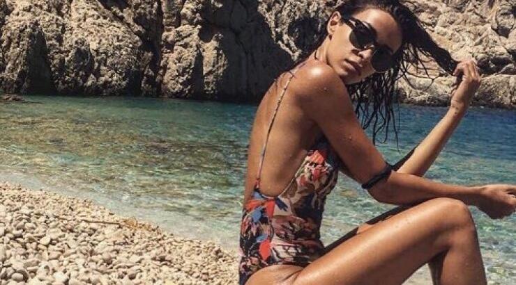 Η Φουρέιρα ποζάρει με σουτιέν και δηλώνει: "όταν είμαι κακιά, είμαι καλύτερη"!