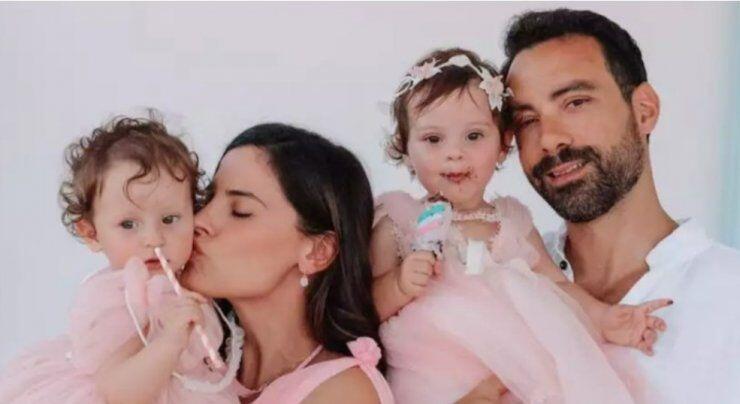 Xριστίνα Μπόμπα - Σάκης Τανιμανίδης: Το επίσημο βίντεο από τη βάφτιση των διδύμων τους θα το λατρέψεις 