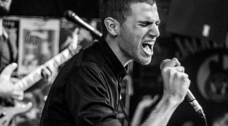 Αυτός είναι ο κούκλος γιος επώνυμης Κύπριας