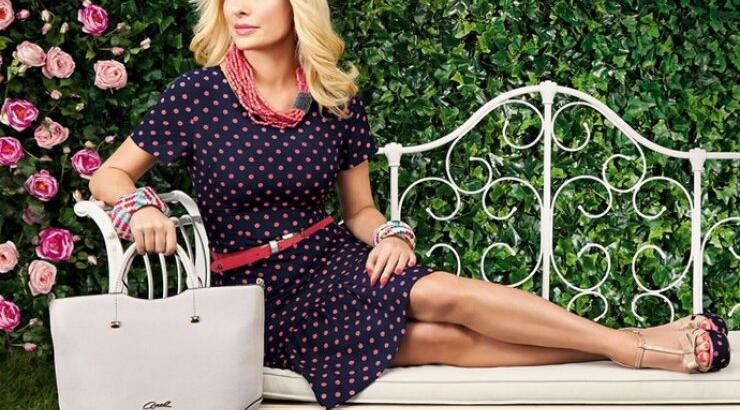 Ελένη Μενεγάκη: Ο διάλογος που αποκάλυψε ότι ενώ εκείνη απολάμβανε την ηλιοθεραπεία της το Σαββατοκύριακο, τα παιδιά της...