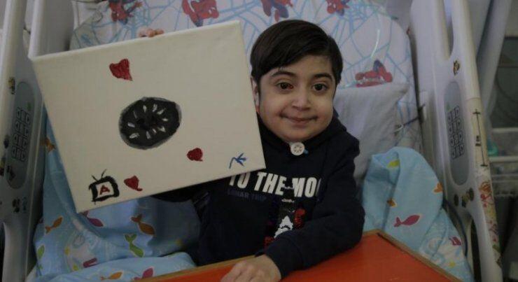 "Σπαράζει" καρδιές το αποχαιρετιστήριο μήνυμα της νονάς του μικρού Λάμπρου 