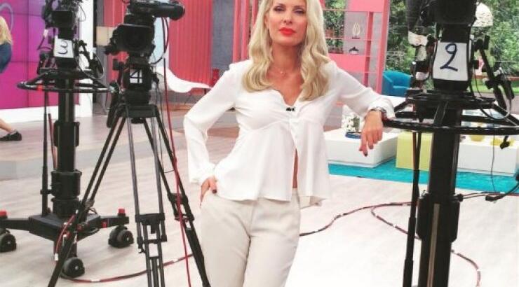 Έπιασε το στήθος της Ελένης on air