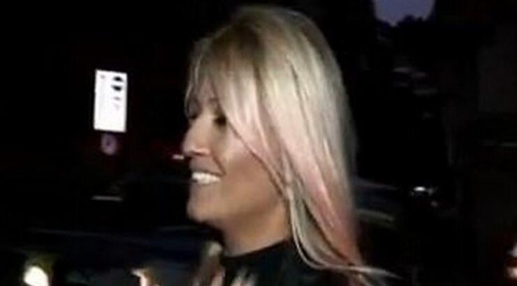 Φαίη Σκορδά: Έκανε ροζ ανταύγιες στα μαλλιά της