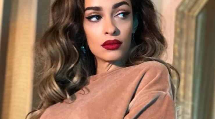 Ελένη Φουρέιρα: Αγνώριστη με το φυσικό της μαλλί!