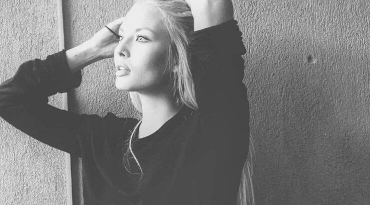 Η Ροζίτα Κεντάλα κάνει πρόβα νυφικού