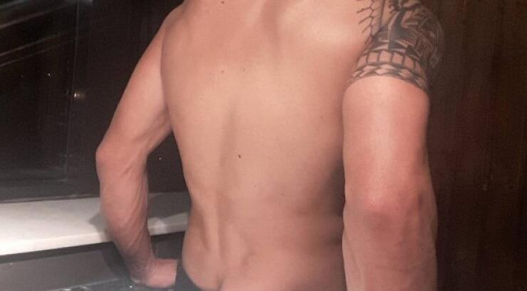 Έλληνας τραγουδιστής είναι έτοιμος να κάνει αλλαγή φύλου!