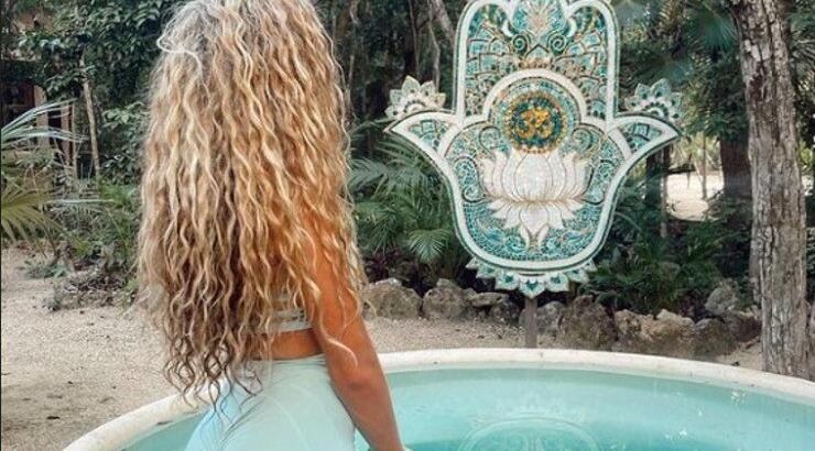 Αυτή η καυτή Κύπρια τραγουδίστρια προτάθηκε να εκπροσωπήσει την Ελλάδα στην Eurovision