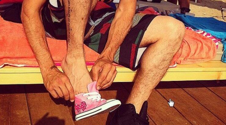 Έλληνας ηθοποιός παραδέχεται επιτέλους ότι είναι πατέρας ενός μικρού κοριτσιού