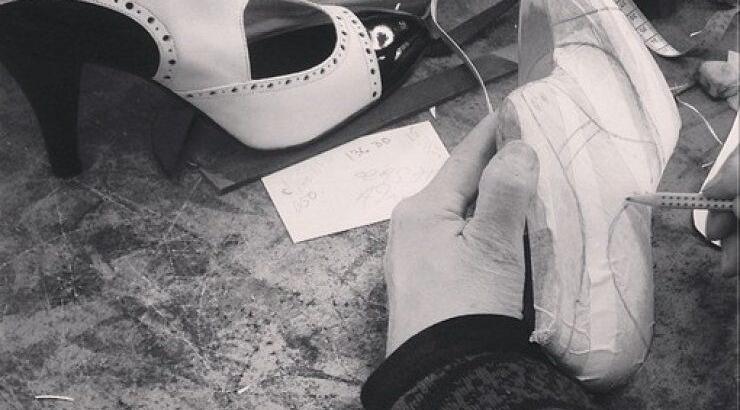 Ποια επώνυμη Κύπρια παρήγγειλε αυτά τα χειροποίητα παπούτσια;