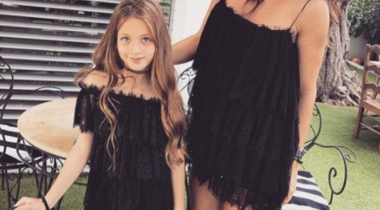 Είναι υπέροχη! Η κόρη της Ραμόνας Φίλιπ παραδίδει μαθήματα μακιγιάζ