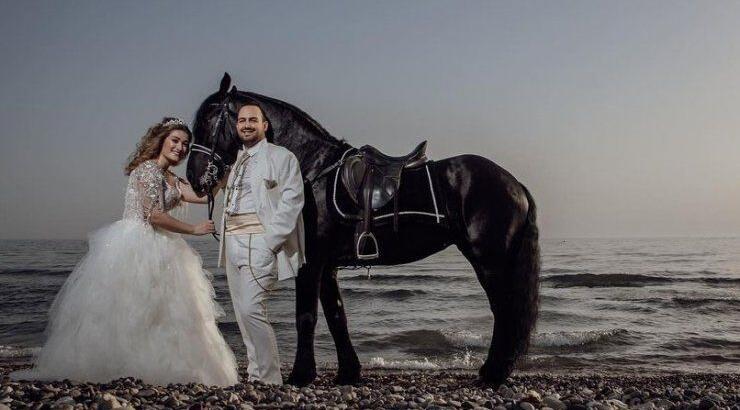 Mαυρίκιος Μαυρικίου - Ιλάειρα Ζήση: Η ρομαντική επίσημη φωτογράφηση του γάμου τους πάνω σε άλογα [εικόνες]