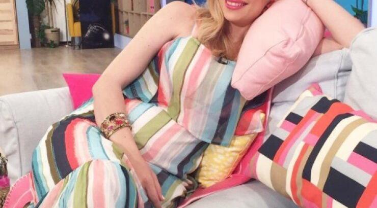 Οι πρώτες βουτιές για την Χριστιάνα Αριστοτέλους με φουσκωμένη κοιλίτσα [εικόνες]