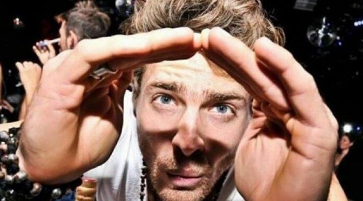 Σοβαρό τροχαίο για τον Γιώργο Μανίκα!