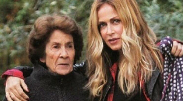 Τα δάκρυα της μητέρα της Άννας Βίσση στην παράστασή της 