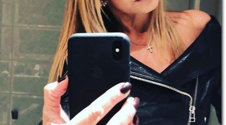 Κάτια Θεοδότου: Με μια φωτογραφία και με ένα μήνυμα όλο νόημα απαντά σε διαδικτυακή της "φίλη" που την κατακρίνει για τις ενδυματολογικές της επιλογές