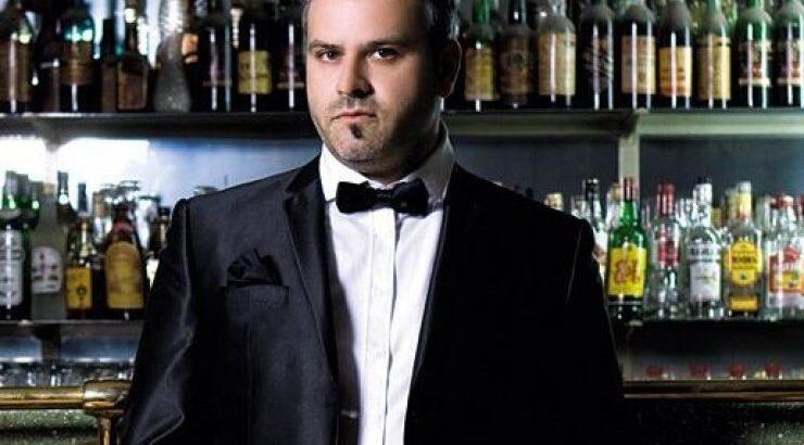 Λούης Πατσαλίδης: Είναι ο παρουσιαστής στις πρόβες του τηλεπαιχνιδιού του ΣΙΓΜΑ