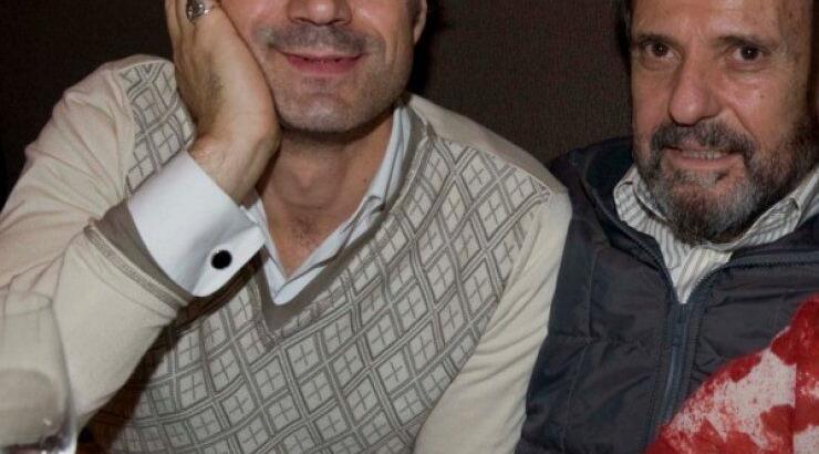 Κώστας Φαλελάκης: Ο σύντροφος του Μηνά Χατζησάββα συντετριμμένος στην κηδεία του 