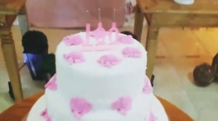 Ποιά επώνυμη Κύπρια βρέθηκε στο γενέθλιο party της γιαγιάς της που συμπλήρωσε τα 100 χρόνια ζωής 