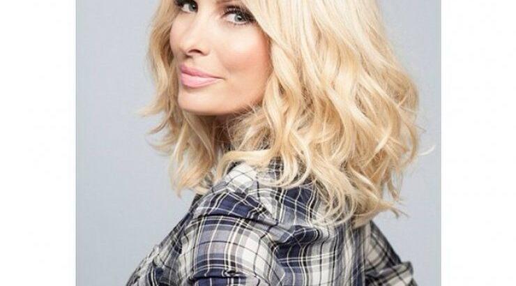 Συλλεκτικό: Οι αδημοσίευτες φωτογραφίες από τον πρώτο γάμο της Ελένης Μενεγάκη!