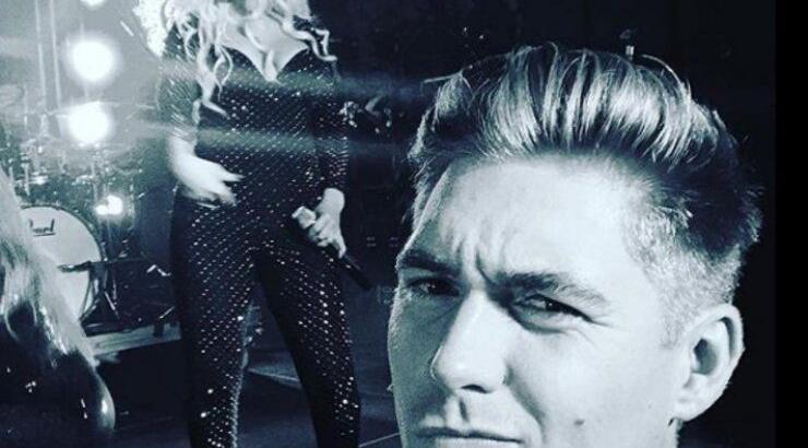 Δείτε τη Christina Aguilera στο αεροδρόμιο της Πάφου 