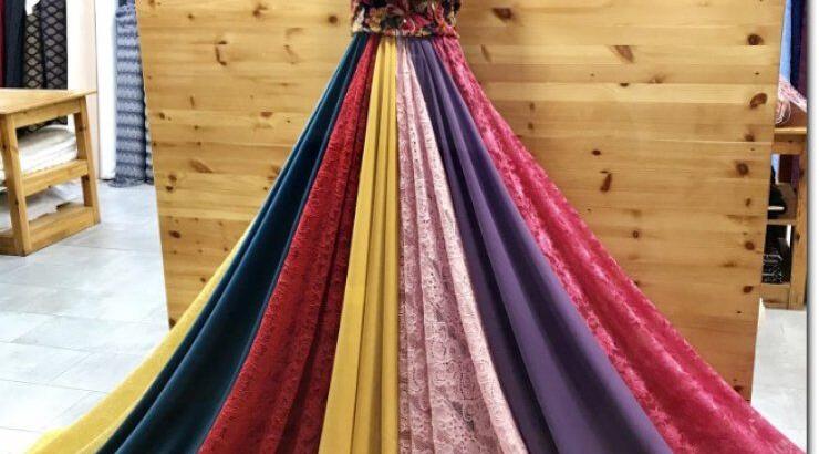 Στο ανακαινισμένο κατάστημα υφασμάτων Σιπονέ