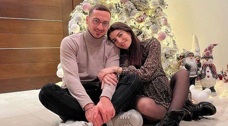 Ανδρέας Μακρής: Έχει γενέθλια και η σύντροφος του δημοσίευσε τρυφερά γιορτινά στιγμιότυπα με τον γιο τους 