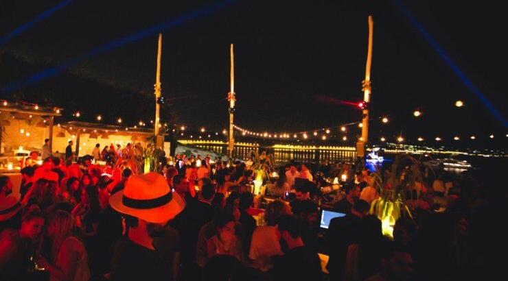 To Island  της Αθηναικής Ριβιέρας δημιουργεί την πιο επιτυχημένη μουσική συλλογή των τελευταίων 18 χρόνων