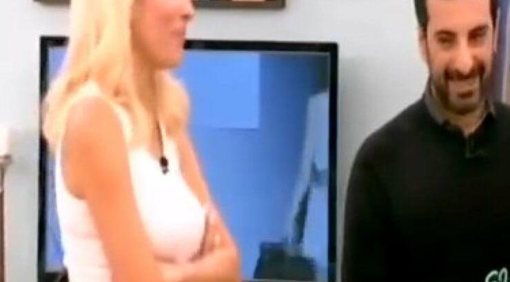 Ο Στέλιος Κουδουνάρης στην Ελένη Μενεγάκη [video]