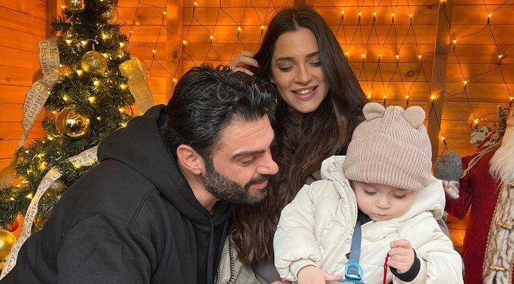 Χαράλαμπος Χατζηπροδρόμου - Kατερίνα Καβαλλάρη: Πήγαν σε χριστουγεννιάτικη αγορά με τον 26 μηνών γιο τους [εικόνες]