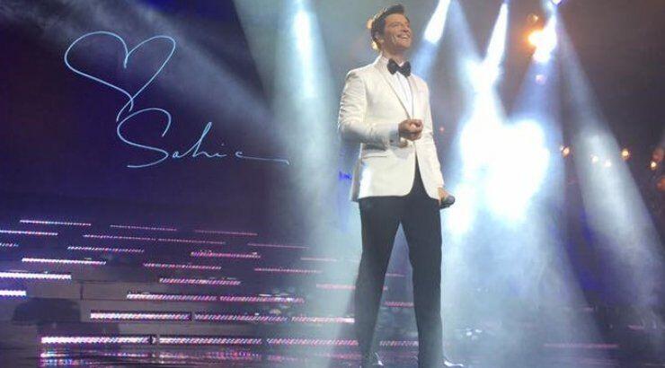 Δείτε το Σάκη Ρουβά να ερμηνεύει την ιδιόχειρη επιστολή του στις γυναίκες της Κύπρου