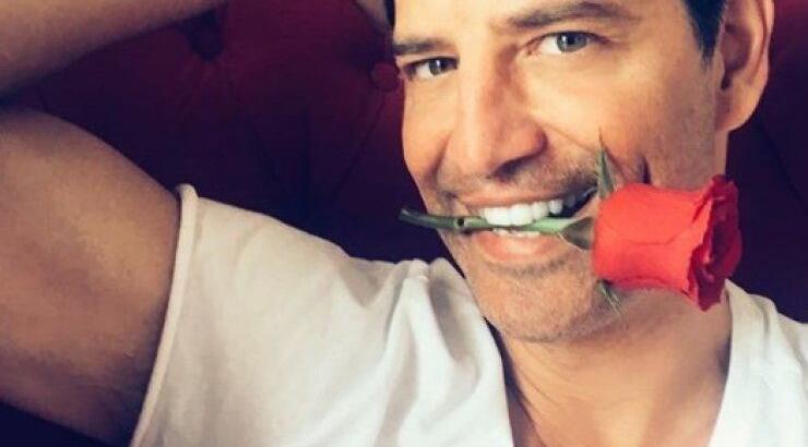 Σάκης Ρουβάς: Αυτός ο σχεδιαστής θα δημιουργήσει το γαμπριάτικο κοστούμι του!