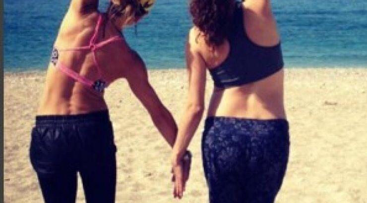 Η Ελληνίδα εστεμμένη είναι σε προχωρημένη εγκυμοσύνη και κάνει πρωινή γυμναστική!