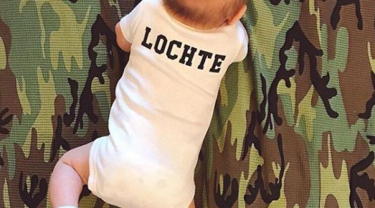 Μετά τον ερχομό του γιου του ανέβηκαν τα σκαλιά της εκκλησίας!