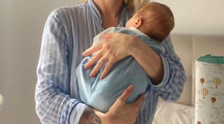 Συγκλονίζει η Ελληνίδα παρουσιάστρια: "Εμφανίστηκε στο χέρι μου μια Παναγία με ένα μωρό"