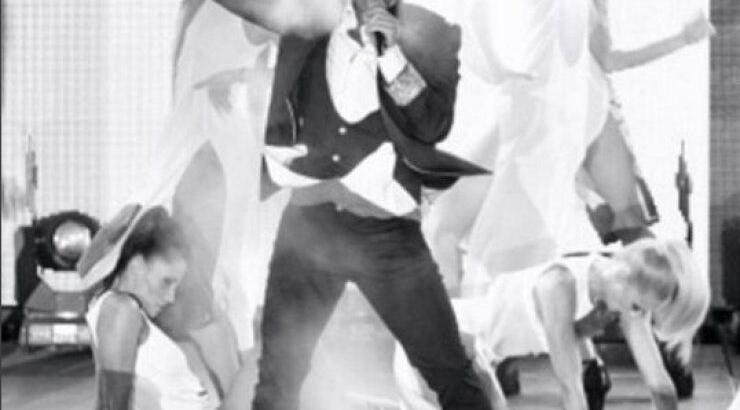 Κύπριες socialite με το ίδιο ρούχο στην εμφάνιση του Σάκη Ρουβά στη Λεμεσό