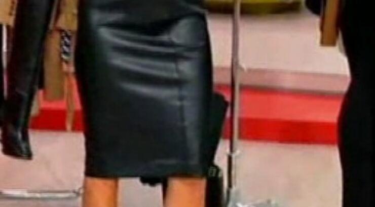 Η Φαίη Σκορδά σήκωσε τη μπλούζα και φάνηκε η φουσκωμένη της κοιλίτσα