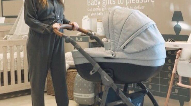 Αθηνά Οικονομάκου: Μας έδειξε που θα θηλάζει το μωρό της!