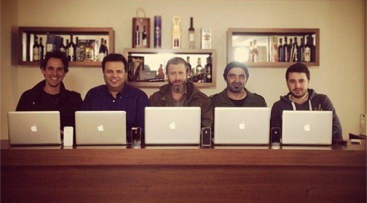 Η απίστευτη φωτογραφία των συντελεστών "Επτά Ουρανών"