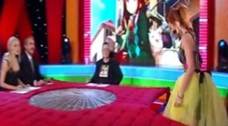 Tραγουδίστρια αποκάλυψε: «Ο πατέρας μου ήταν λυκειάρχης και με απέβαλε»!